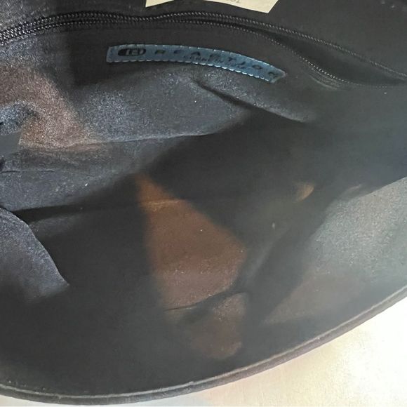 Reaction Kenneth Cole Small Handbag - Picture 8 of 14